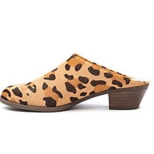 Crown & Ivy Cheetah Print Kylie Low Heel Mules Faux Calf hair EUC size 6.5